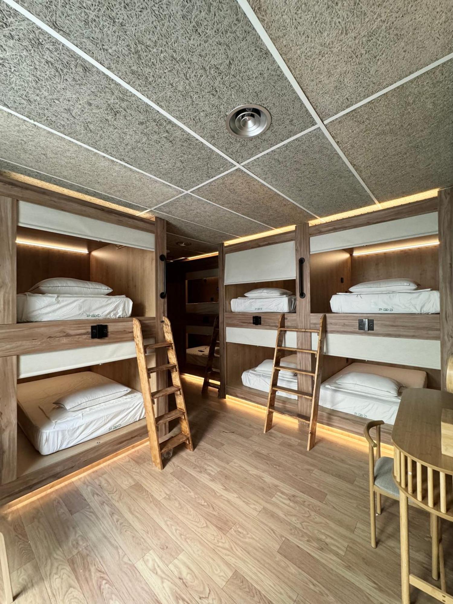 The Pod Suite Hostel Village Valencie Exteriér fotografie