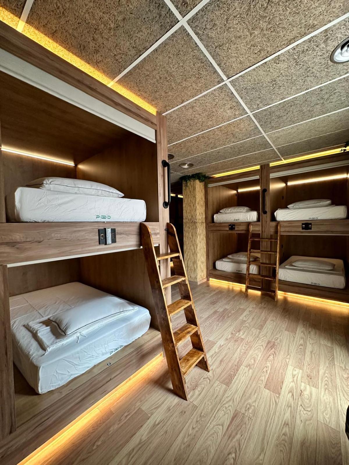 The Pod Suite Hostel Village Valencie Exteriér fotografie